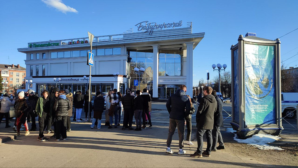 Во Владимире из-за сообщения об угрозе взрыва эвакуирован ТЦ «Батуринский»