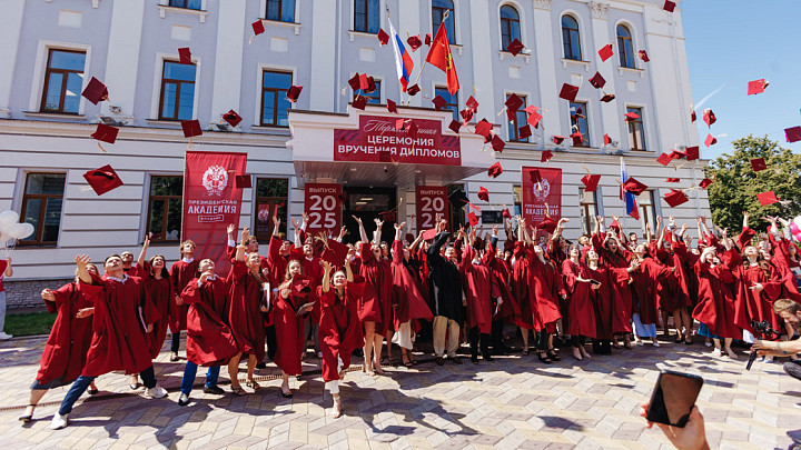 Невероятно красивое завершение студенческой жизни
