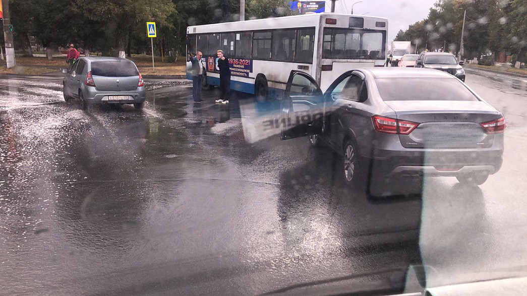 Во Владимире новая авария с участием автобуса спровоцировала внушительную пробку