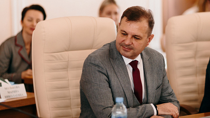 Романа Кавинова проводили из областных депутатов в мэры Суздаля