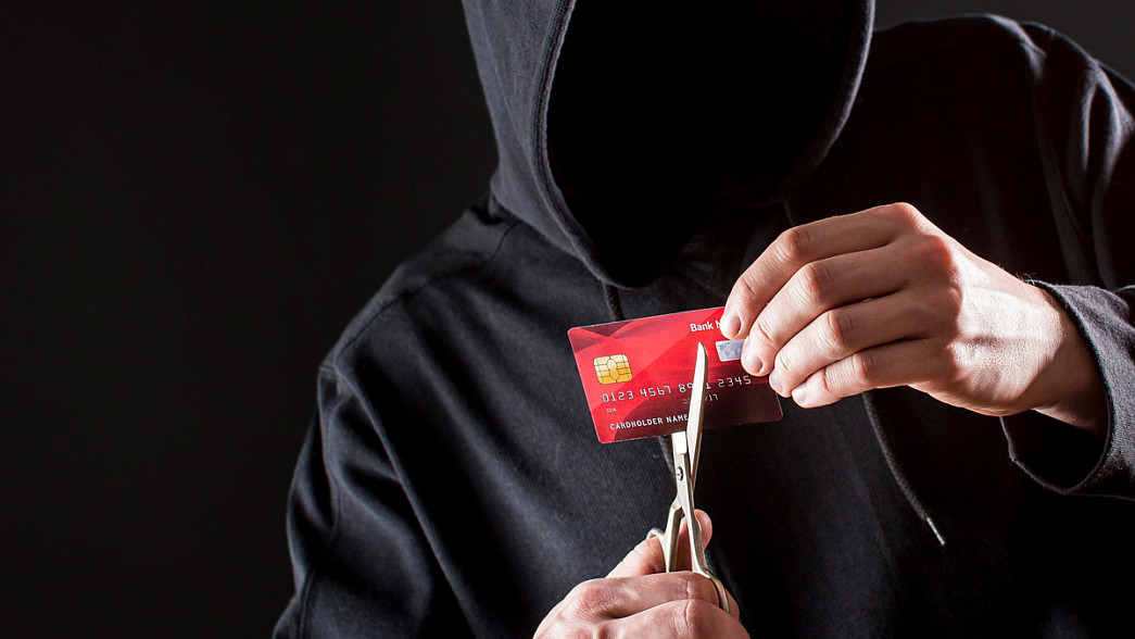 Обманутая мошенниками женщина не будет платить банкам кредиты и не отдаст свою машину