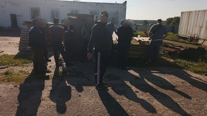 На фермах и стройках суздальского Ополья задержали нелегалов