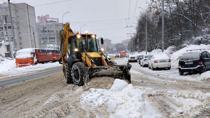 Куда убирать машины, чтобы дорожники могли почистить дворы и обочины от снега?