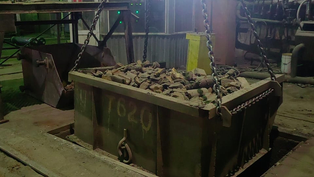 Работники завода под видом мусора пытались украсть 15 тонн ферромарганца