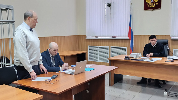 «Действия, которые никто не вправе совершать». Начался суд над главой Владимирского минздрава Яниным