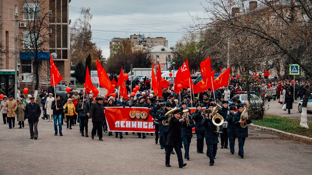 Комсомольцы провели демонстрацию на центральном проспекте города Владимира