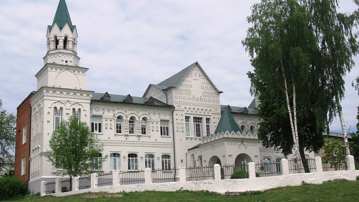 Власти объяснили, почему изменилась схема прохода в больницу «Красный крест»