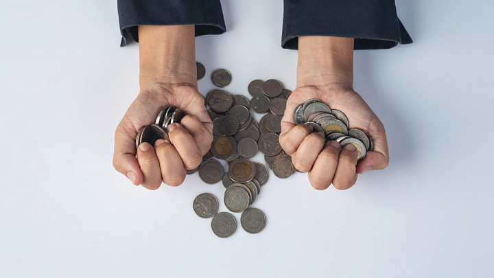 Чтобы рассчитаться с банками, владимирцам нужно почти полгода не есть и не пить