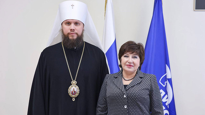 Каков поп, таков приход, сказал митрополит Никандр, вручая орден спикеру Хохловой