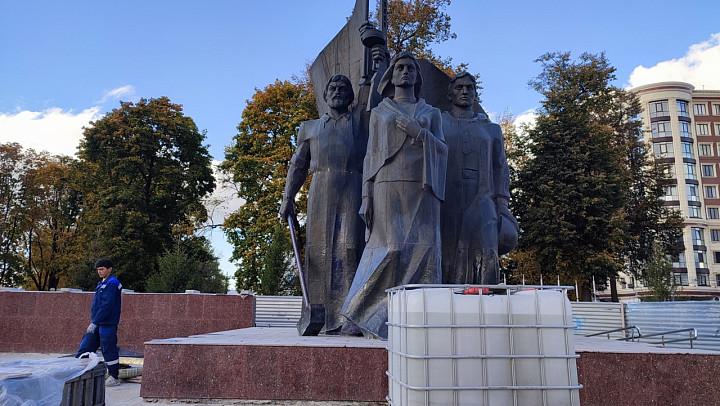 Не сорвут ли сроки реконструкции монумента на площади Победы города Владимира?