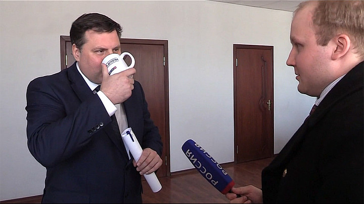 Мэр Мурома Евгений Рычков выпил некипяченую воду из-под крана и не заболел