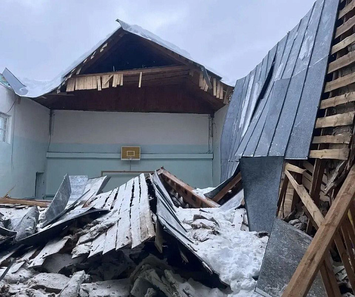 Сезон «крышепада»: пострадали спортзал и сетевой магазин