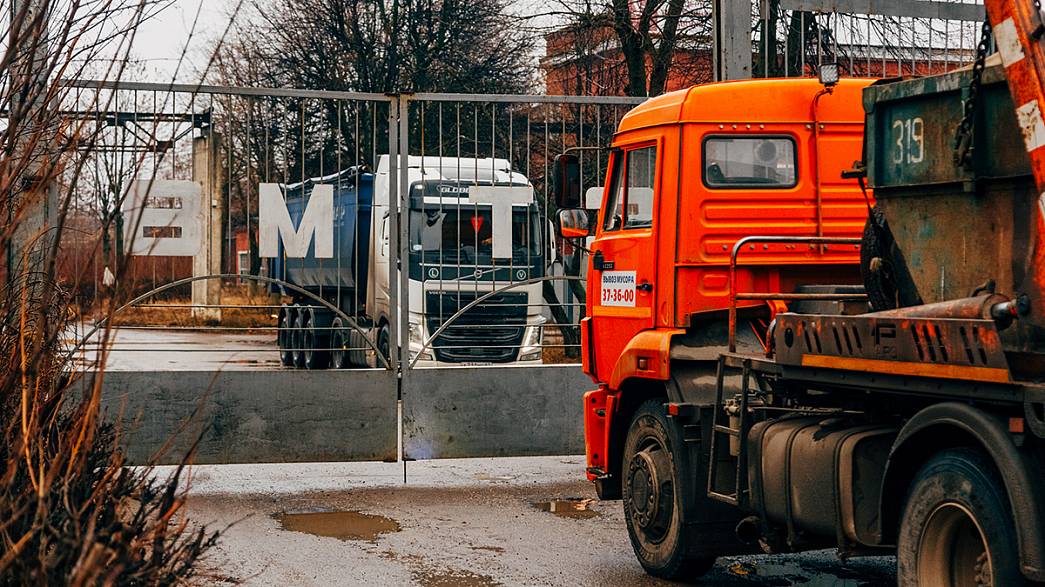 Новый владелец Владимирского тракторного завода закрыл въезд для транспорта компаний, которые работают внутри территории предприятия