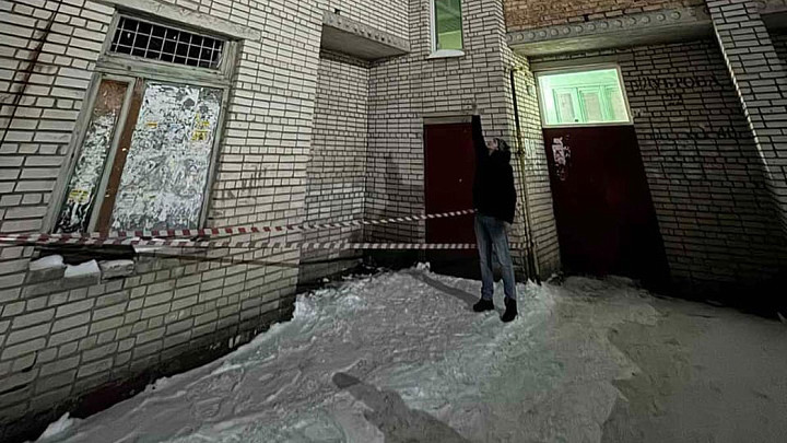 Во Владимире глыба льда упала на женщину. Прокуратура проводит проверку