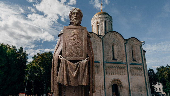 Владимир Севостьянов: «Ни один гениальный скульптор не отважился бы ставить памятник около Дмитриевского собора»