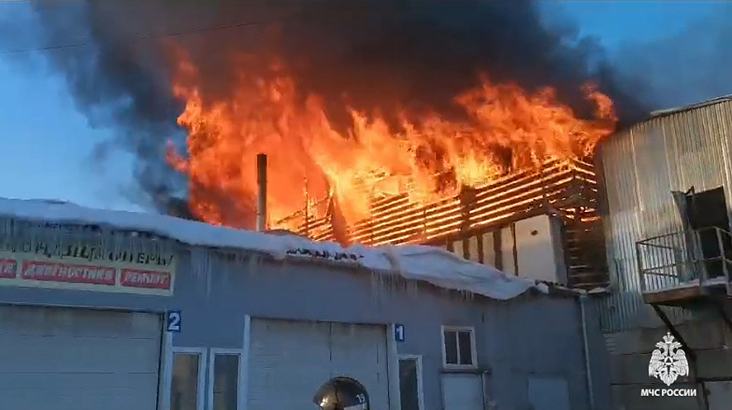 В Гусь-Хрустальном сгорел торговый центр на улице Орловской