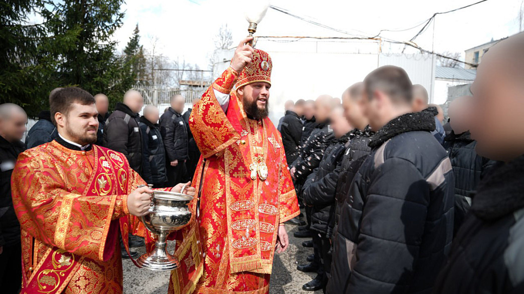 Митрополит благословил заключённых в колонии строгого режима