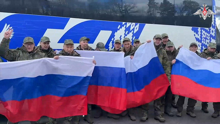 Ещё три жителя Владимирской области вернулись домой из украинского плена