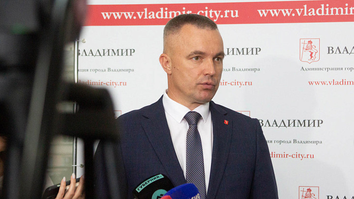 Владимирский мэр Сергей Волков проводит первую пресс-конференцию