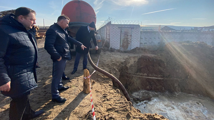 На водоводе в посёлке Вольгинский после завершения аварийно-восстановительных работ снова разорвало трубу в том же самом месте