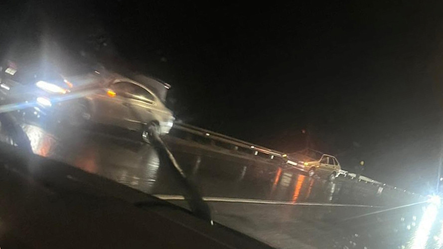 На федеральной трассе во Владимирской области - стояние машин с пробитыми колесами