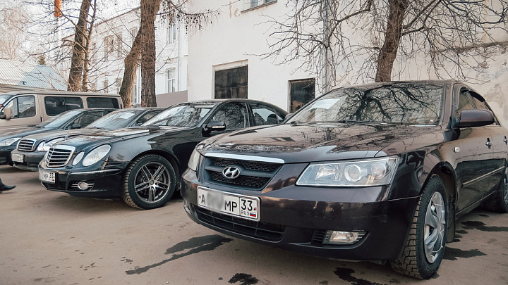 Как часто водители, обслуживающие владимирских чиновников, нарушают правила?