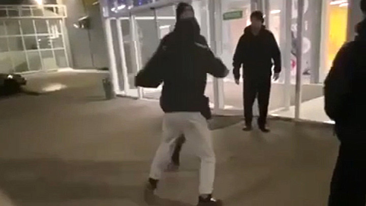 Подросток избил старика в свой день рождения, чтобы доказать свою «крутость»