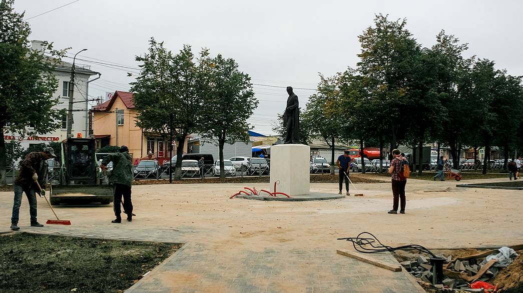 У сити-менеджера Андрея Шохина нашлись претензии к реконструкции сквера на улице Чайковского