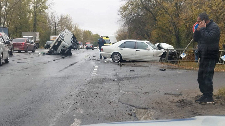 Авария в Юрьевце: женщину, ехавшую в опрокинувшемся УАЗе, увезли в реанимацию