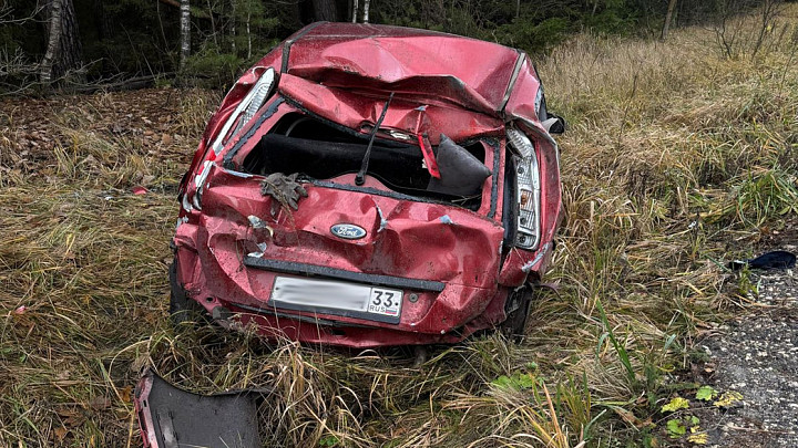 17-летний юноша угнал у знакомой машину и разбил ее, катаясь с приятелем