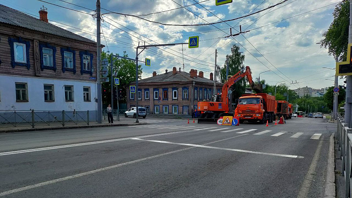 Во Владимире из-за аварии на водопроводе закрыли перекресток Гагарина-Княгининская 