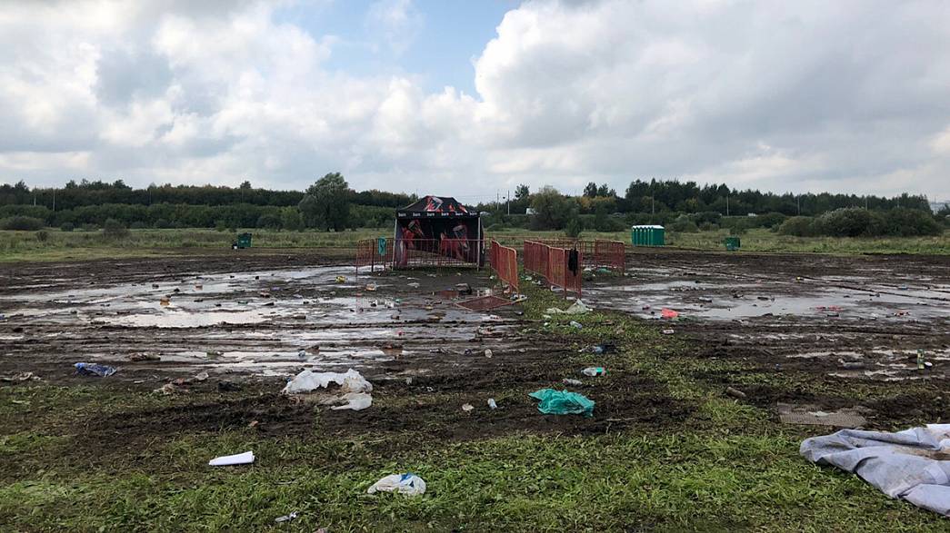 Организаторы рок-фестиваля «Владимирский тяжеловоз» несколько дней не могли вывезти мусор с поля в пойме Клязьмы