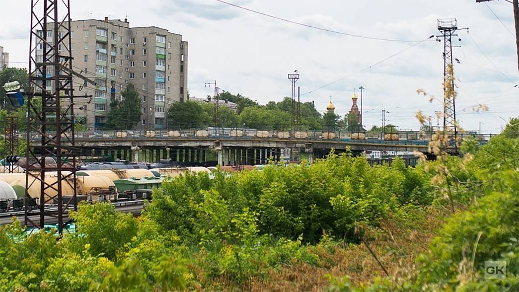 В районе железнодорожного моста в Коврове сгорел узел связи с кабелями Ростелекома и других сотовых операторов