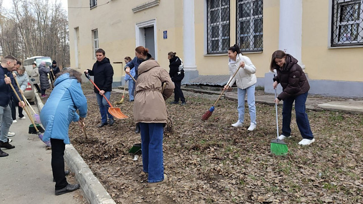 Владимирцы вышли на первый общегородской субботник