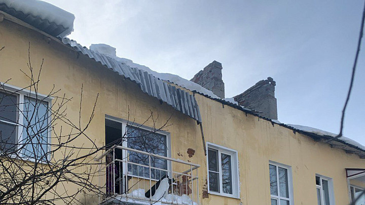 Во Владимирской области крыши сходят с домов вместе со снегом
