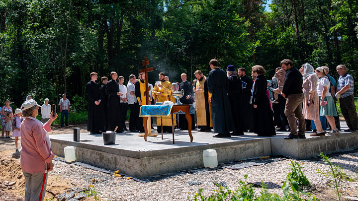 Среди глухих собинских лесов заложили новую церковь