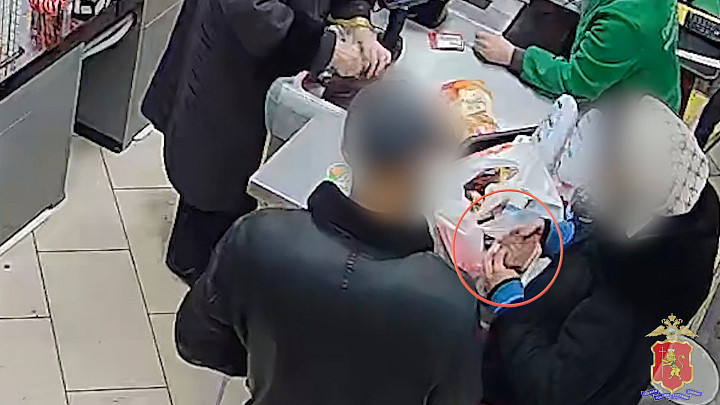 Жадные владимирцы до сих пор не знают, что в супермаркетах есть камеры