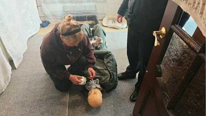 Жена связала пьяного мужа, чтобы урезонить, а он умер