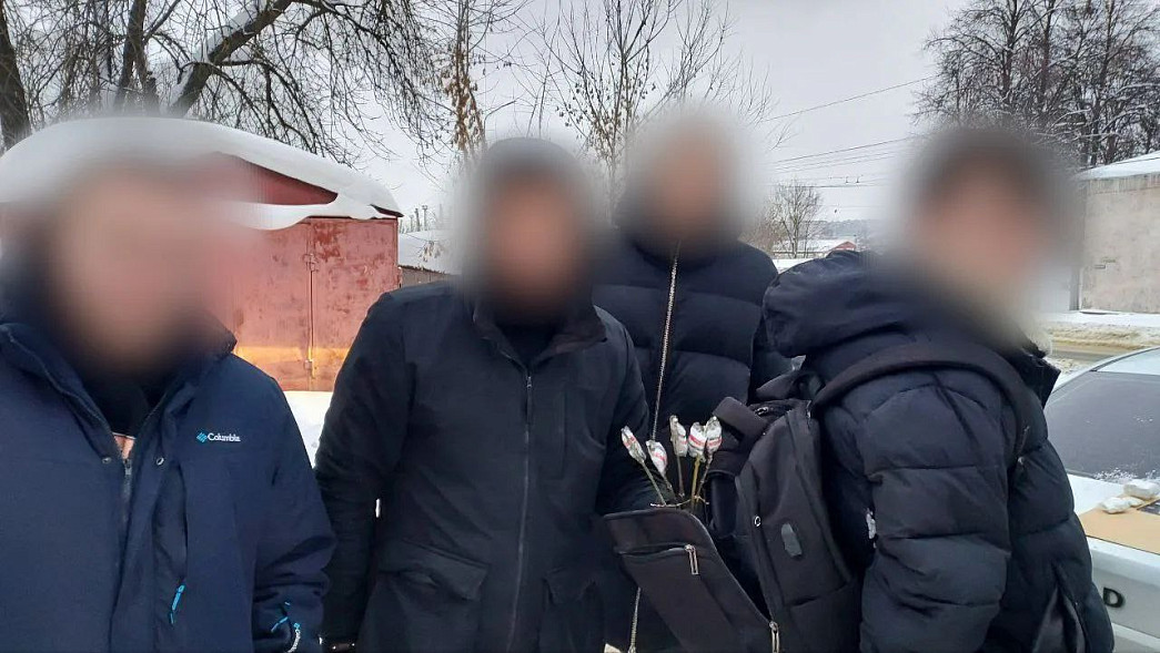 Закладчик наркотиков при задержании применил насилие к полицейскому