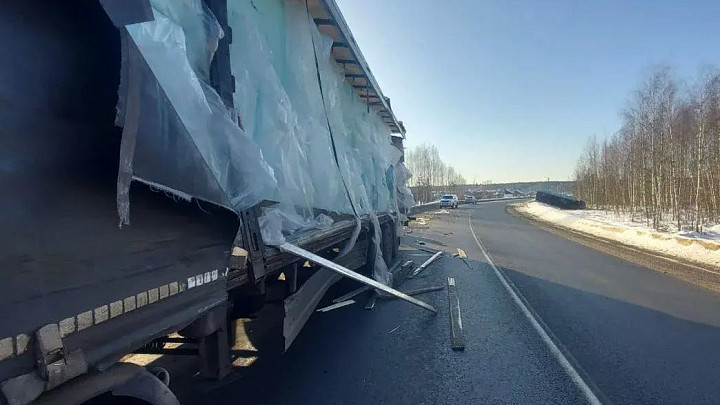 На Р-132 столкнулись два грузовика