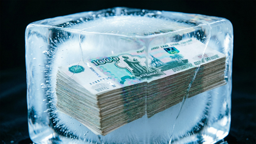 Директор компании по торговле замороженными продуктами заморозил зарплату сотрудникам