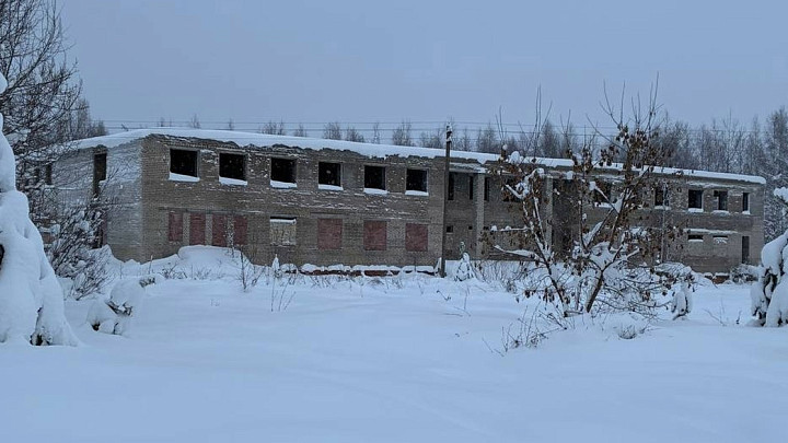 Предприятие заплатит 400 тысяч девочке, которая упала с крыши недостроенного здания