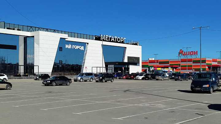 За парковку у крупного торгового комплекса города Владимира придется платить и днем