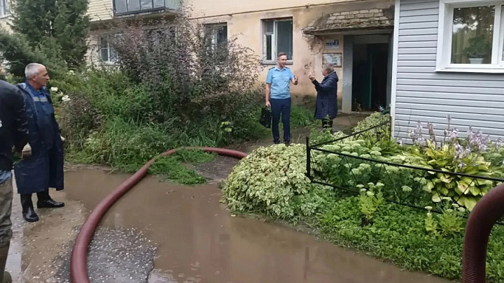 Версии прокуратуры и муниципальных властей о причинах фекального потопа разошлись