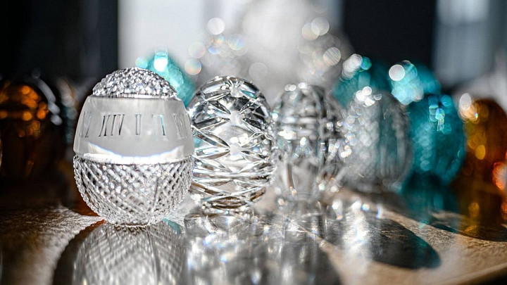 Гусевские стеклоделы представили свою версию яиц Фаберже