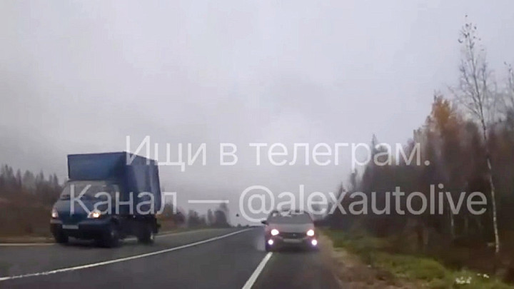 Видео лобового столкновения с регистратора пострадавшего автомобиля