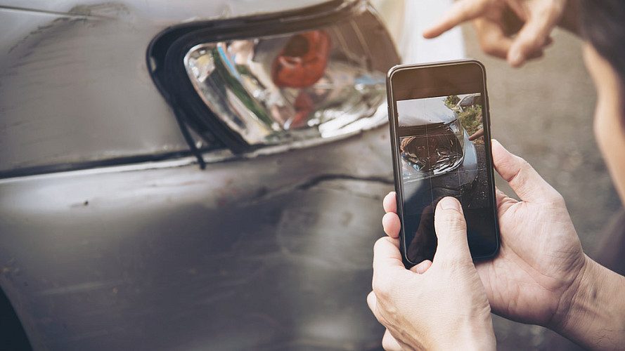 Лучше бы выплатили сразу все причитающееся по ОСАГО. Автовладелец засудил страховую компанию