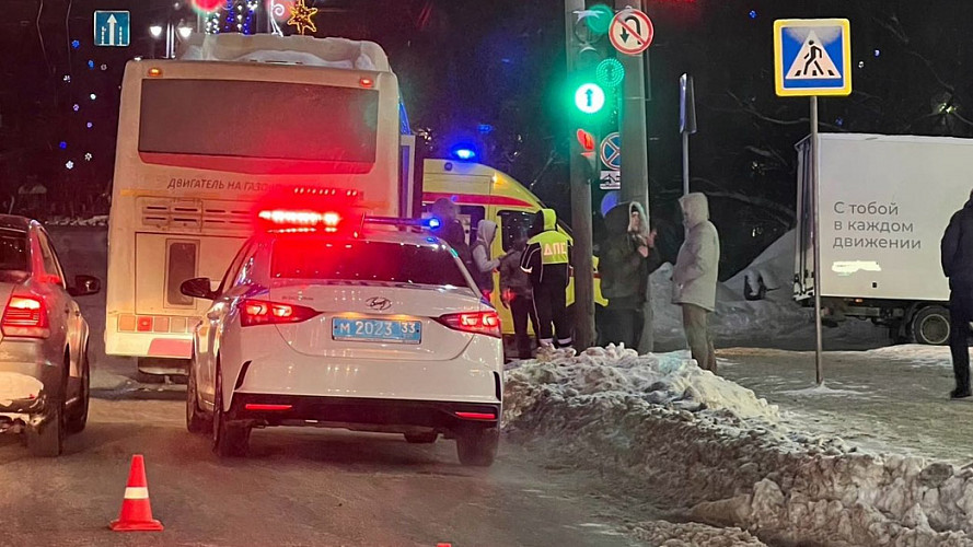 Мужчина, которого сбил автобус №28 в центре Владимира, скончался в больнице