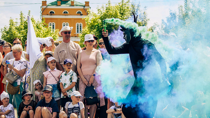 Фестиваль уличных театров на раскаленных площадях Мурома