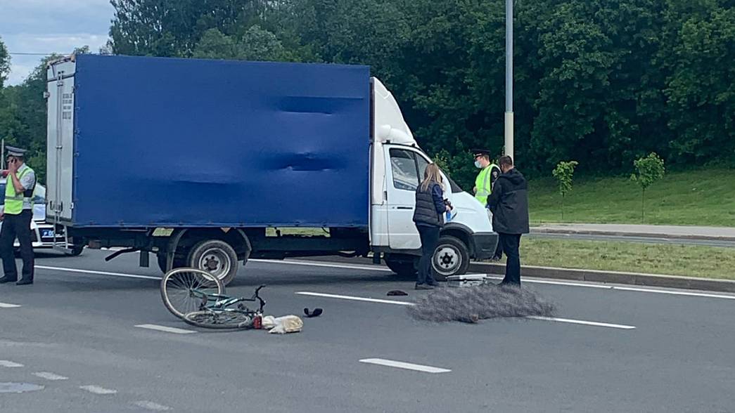 Во Владимире на Лыбедской магистрали грузовик насмерть сбил велосипедиста 